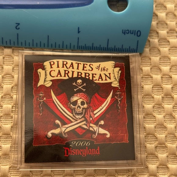 Disney Pirates of the Caribbean Coin. - Picture 6 of 10